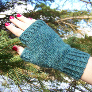 Pine Woods Fingerless Gloves