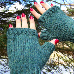 Pine Woods Fingerless Gloves