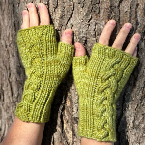 Wanderwood Mitts