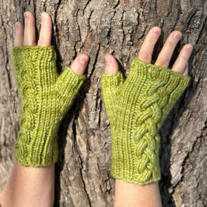 Wanderwood Mitts